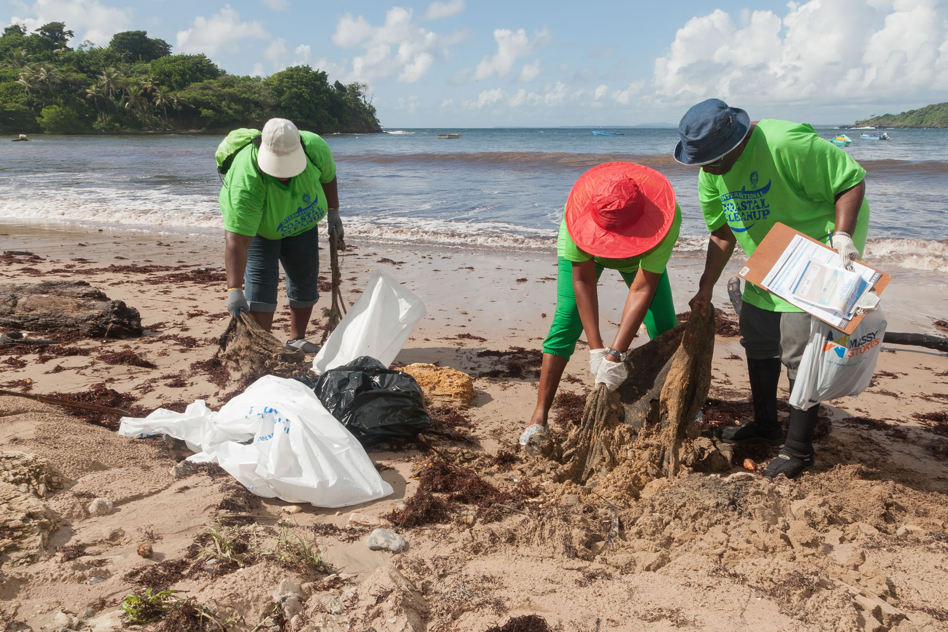 Share 75+ beach clean up bags super hot - xkldase.edu.vn